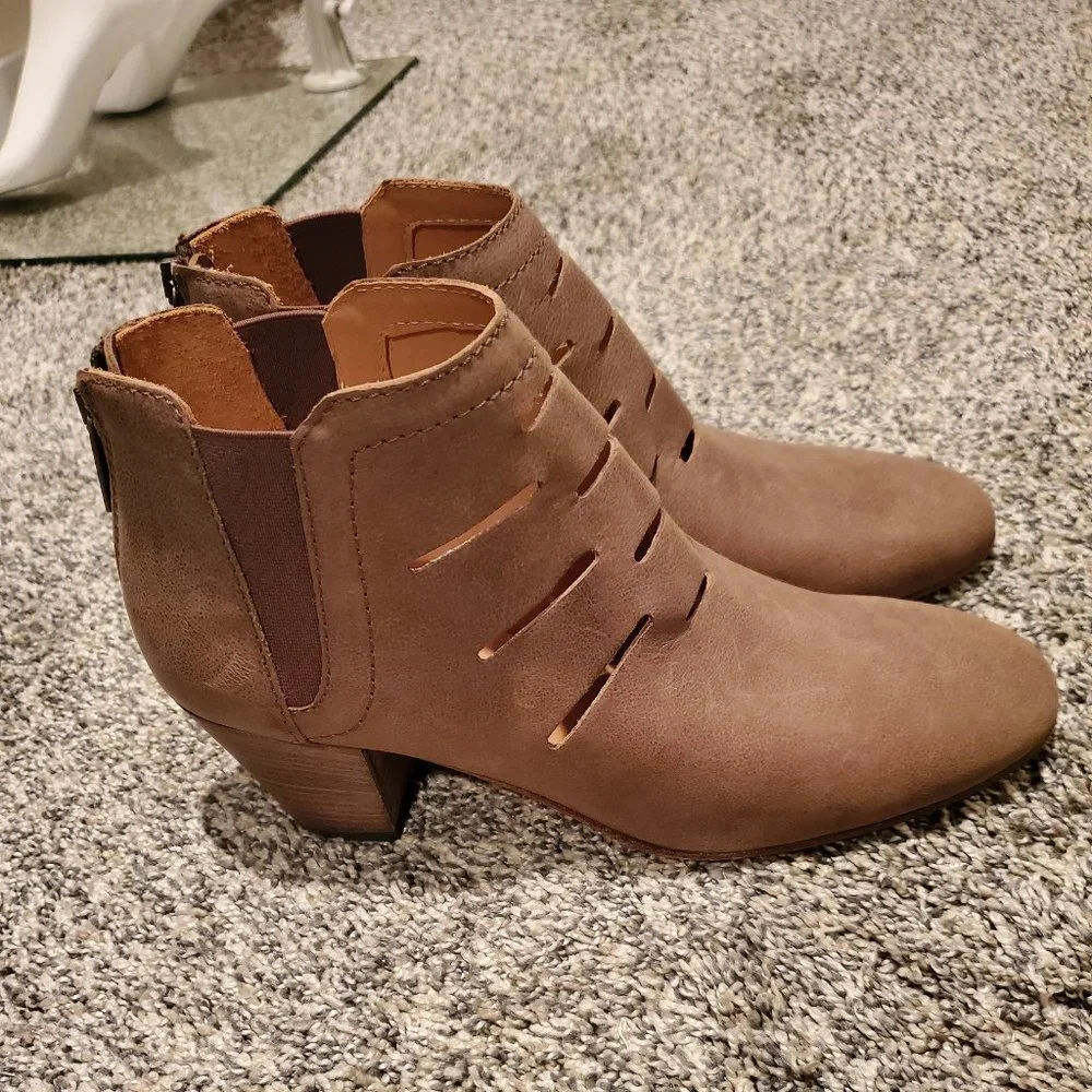 Aquatalia Tan Ankle Boots Size 9-1/2 - Picture 4 of 8